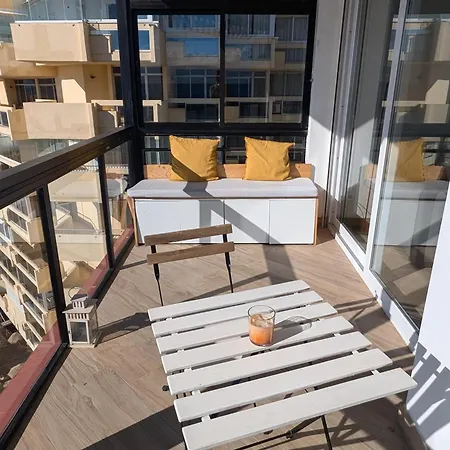 Waterfront In Heart Of Paseo Maritimo - Marbella! Apartment *