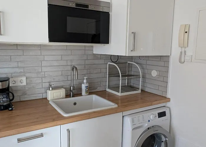 Waterfront In Heart Of Paseo Maritimo - Marbella! Apartament