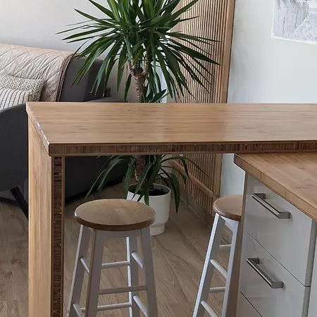 Waterfront In Heart Of Paseo Maritimo - Marbella! Μαρμπέλλα